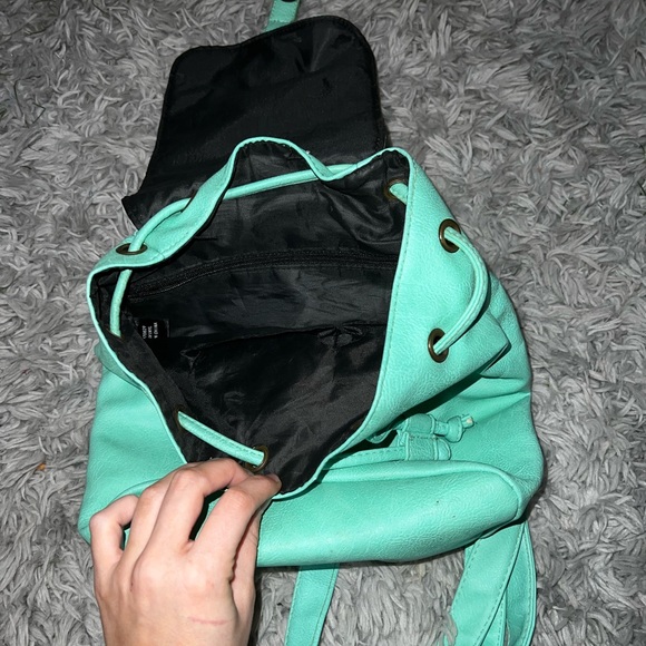 Green backpack purse - Picture 3 of 3